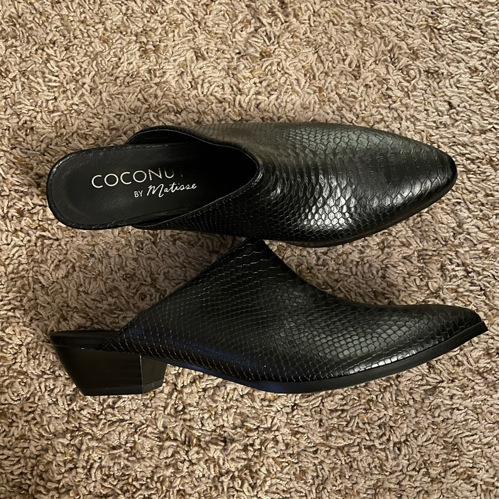 Matisse Coconuts Lucky Mules 8.5